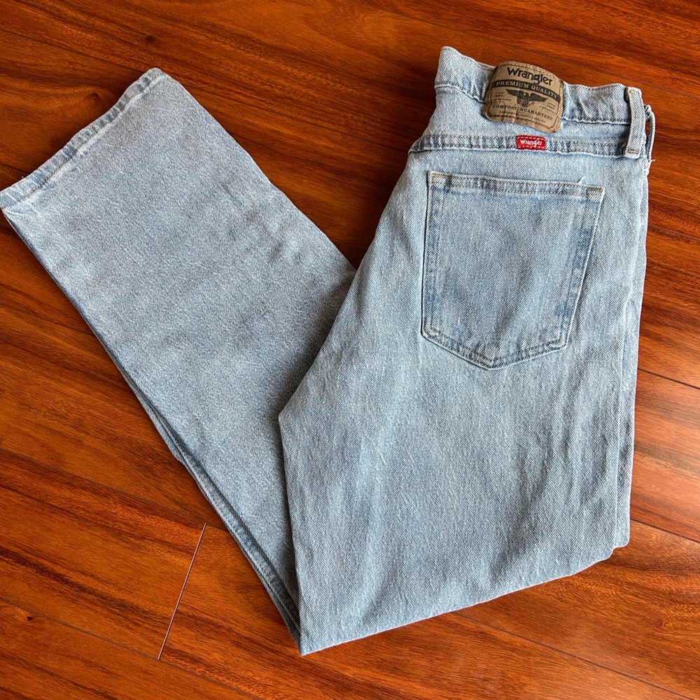 Wrangler Light Wash Denim Jeans